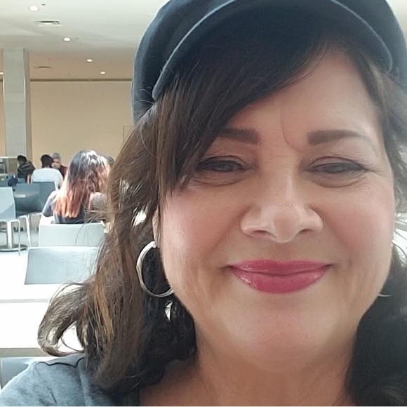 Meet your Posher, Joan - Picture 6 of 6